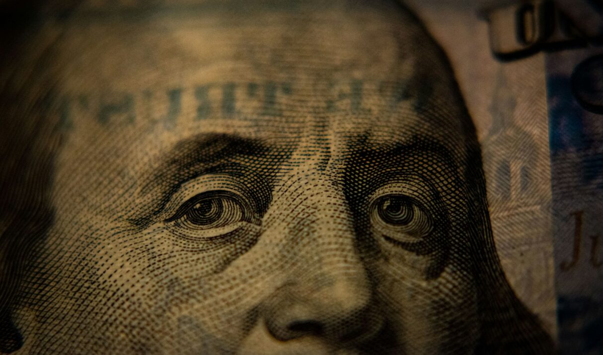 2026: Can the Global Economy Avoid a Recession Despite Sticky Inflation & Rate Risk?